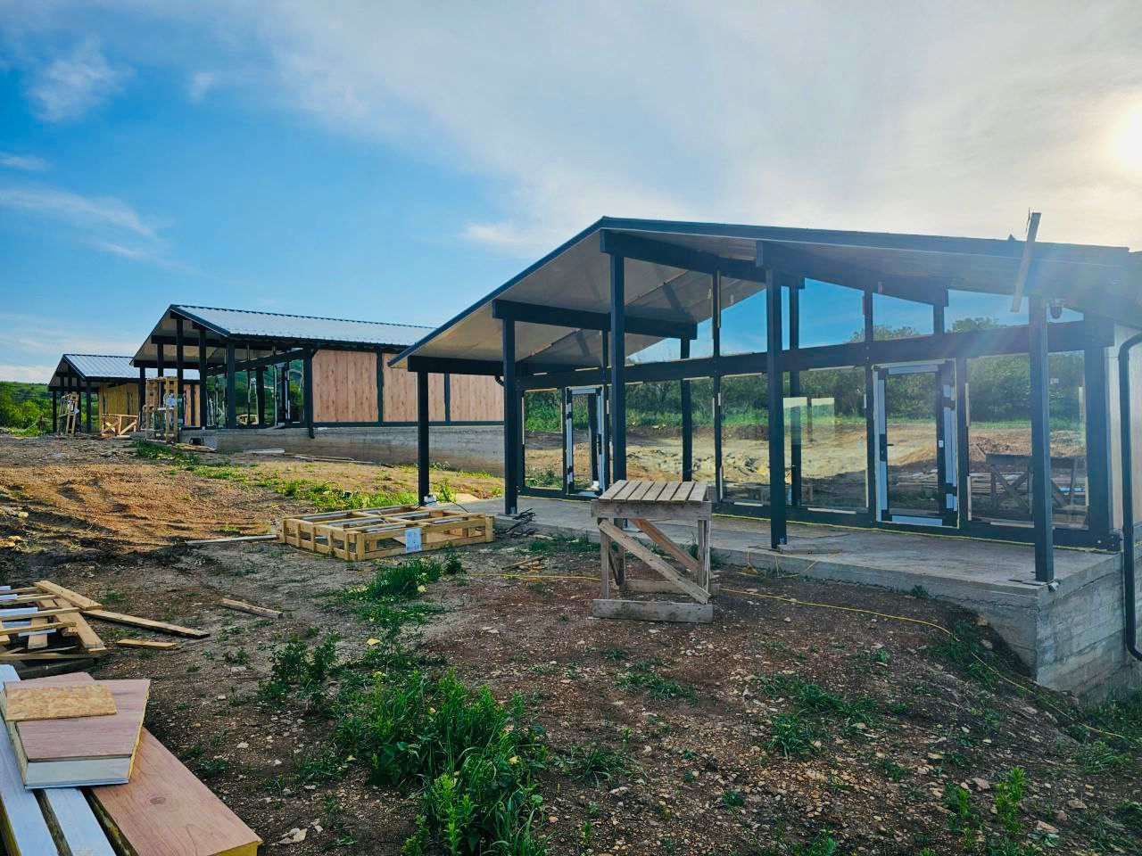 Можно построить дом из сэндвич-панелей?